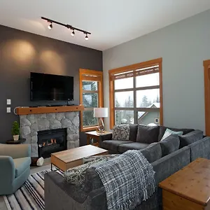 Beautifully Renovated, Fantastic Views In Out 3 Beds - Mountain Star Whistler
